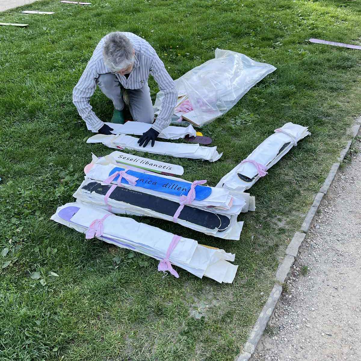 Auspacken der vielen Tafeln und Drähte