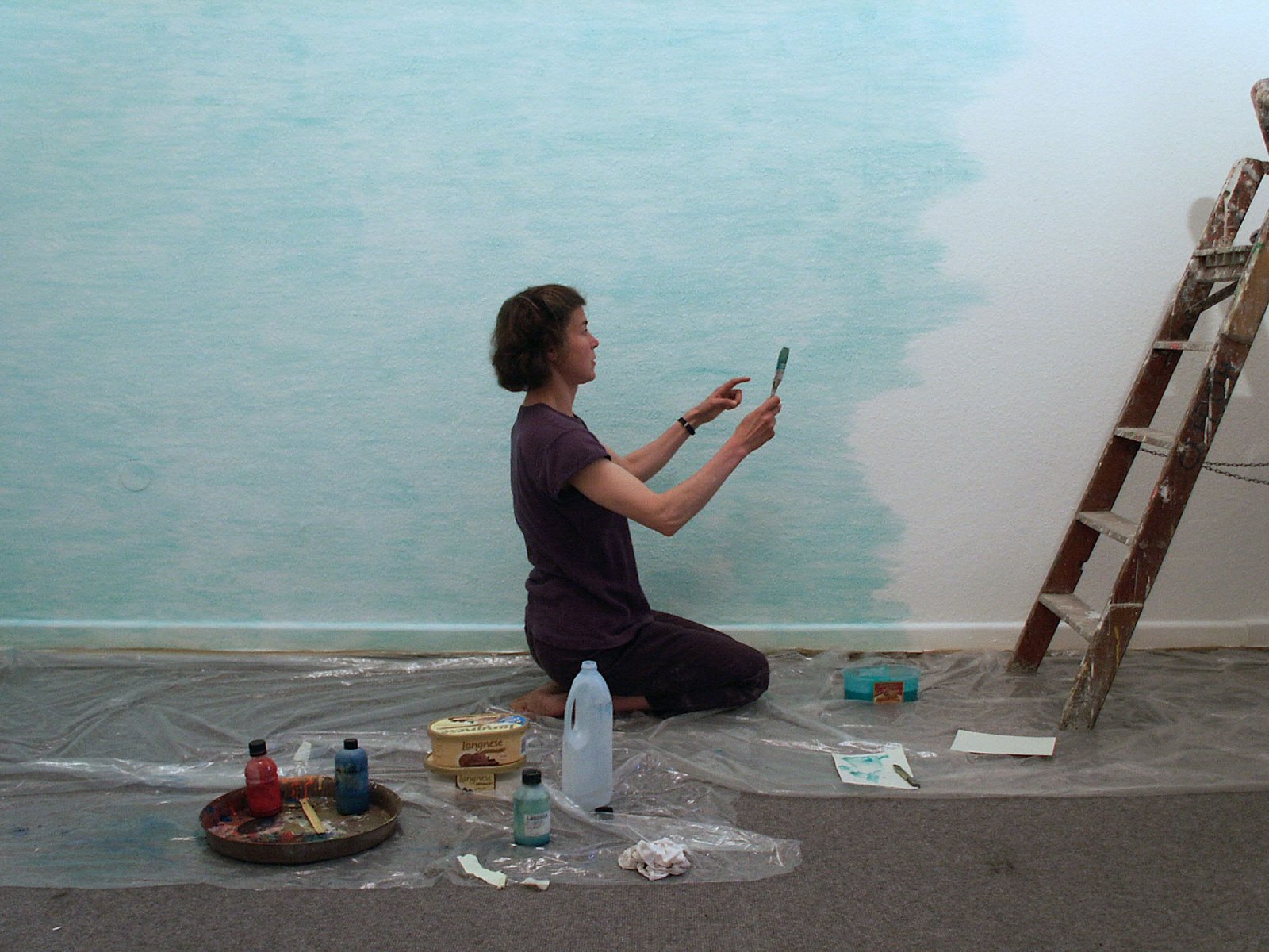 Ines Hock, Farbraum, 2002, Galerie Schütte; Phthalogrün und Cadmiumrot in Acrylemulsion, ca 3,2 x 3,5 m