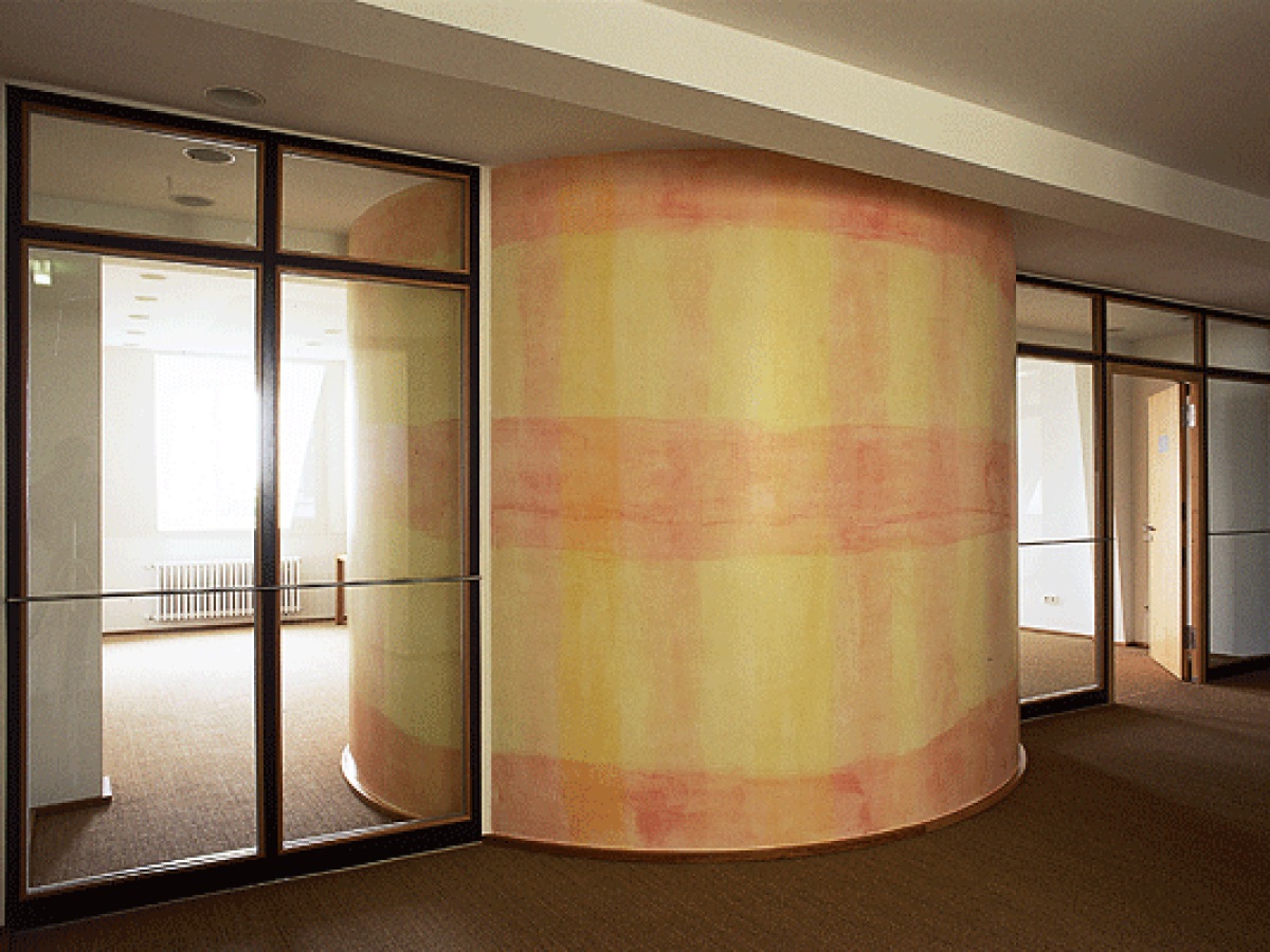 Ines Hock, Abtei Michaelsberg Siegburg, 1998 Pigmente in Binderemulsion, Höhe 2,67 m